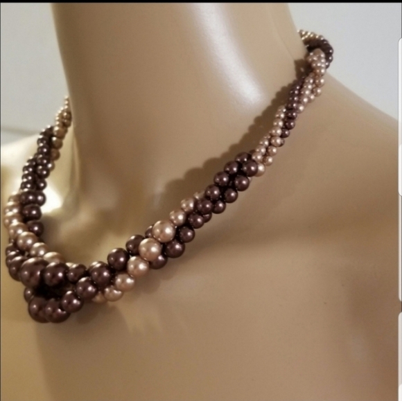 ROMAN VINTAGE LUSTROUS BEIGE & DARK LAVENDER TWIST DESIGN FAUX PEARL NECKLACE - Picture 2 of 3